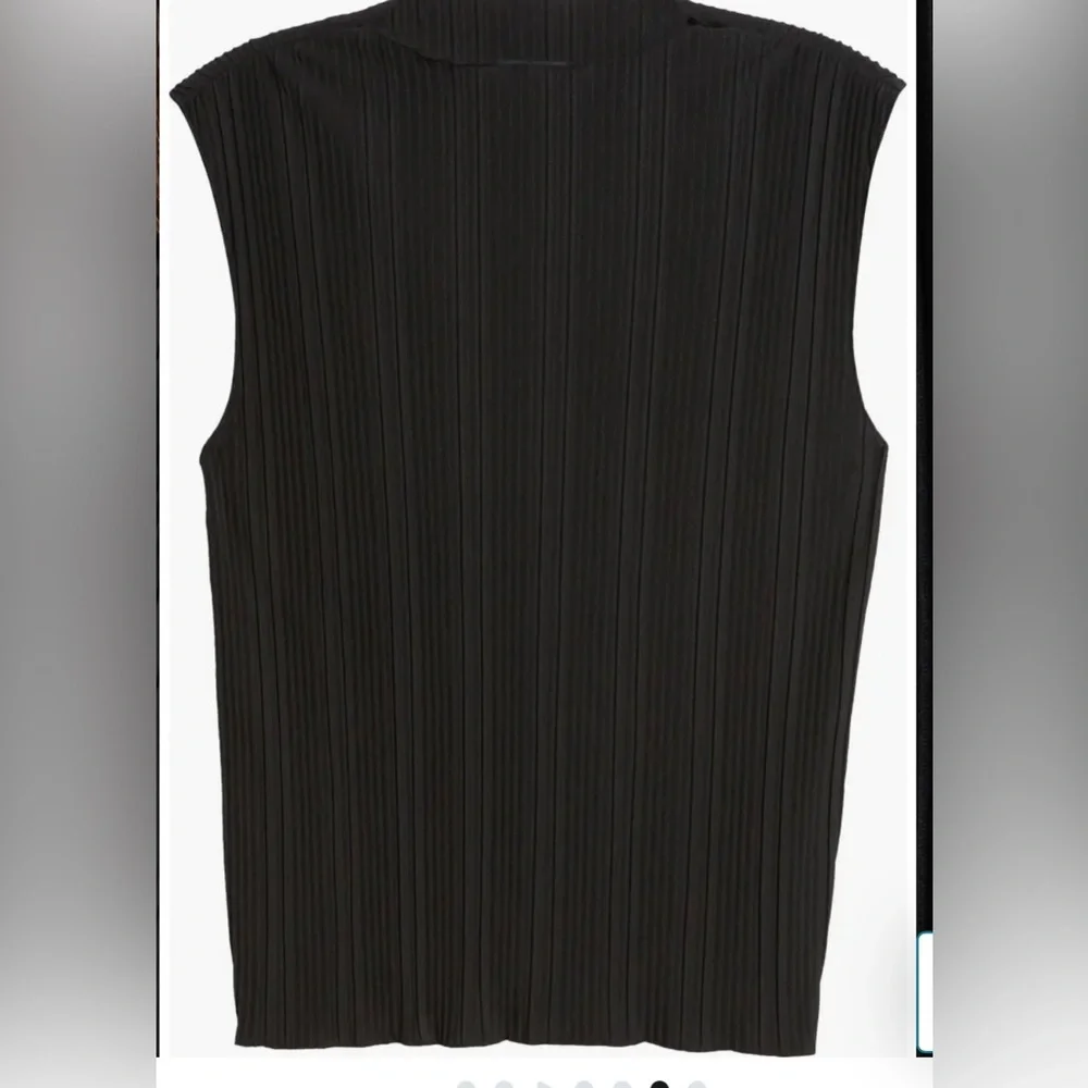 Rails Trea Sleeveless Plisse Top - Picture 6 of 8